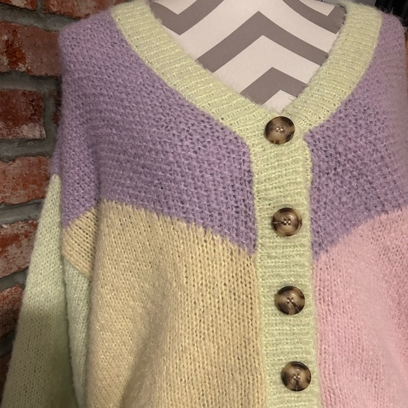 ASOS • Pastel Colorblock Cardigan - Picture 3 of 6